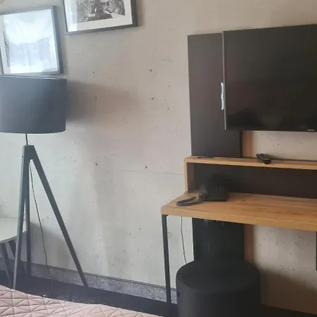 Czarna Perla Czarna Gora 103 Sienna (Klodzko)