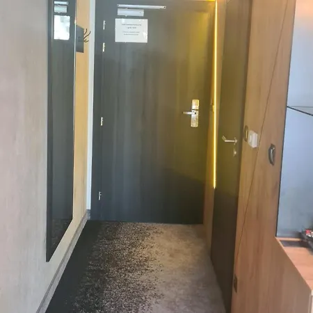 Czarna Perla Czarna Gora 103 *