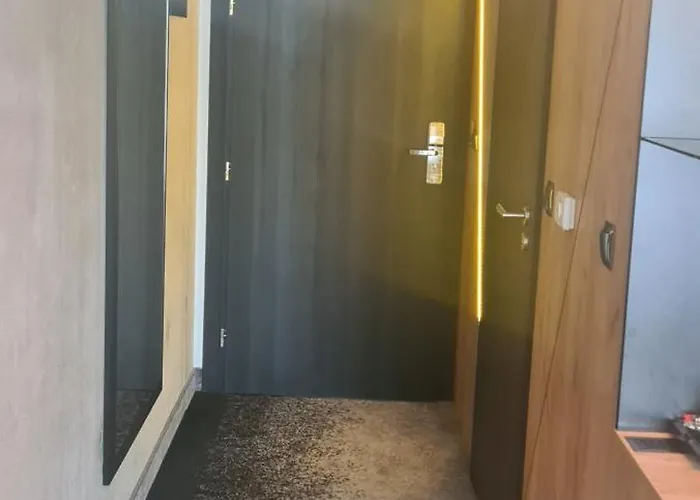 Czarna Perla Czarna Gora 103 *